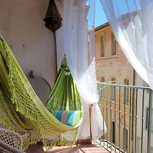 Apartment Ile En Provence 